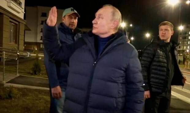 В США «разглядели» двойника в приехавшем в Мариуполь Путине
