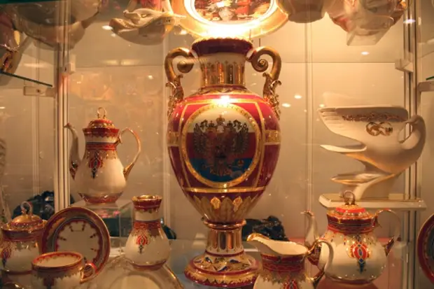 Чем знаменита на весь мир фарфоровая империя семьи Кузнецовых: Дулевский фарфор