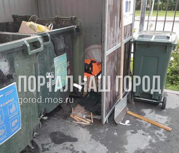 На Юровской убрали мусор на контейнерной площадке