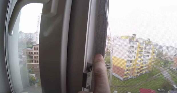 Как установить на окно москитную сетку без рамки своими руками