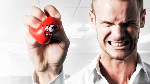 Кардиолог объяснил, что делать при сильном сердцебиении