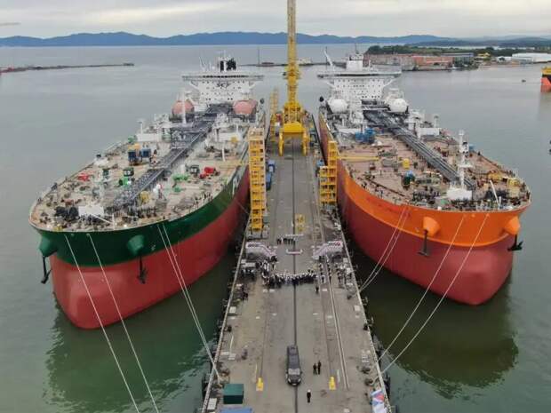 Надежды Запада путём санкций лишить Россию доходов от экспорта нефти и тем самым «затруднить военные усилия Кремля» терпят крах, несмотря на любые новые «ужесточения» и «ограничения».