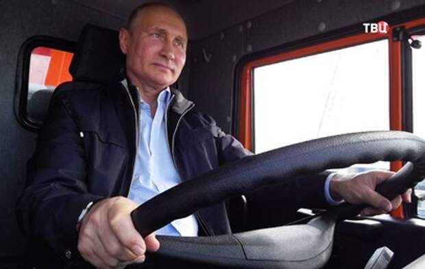 "Поехали!": Путин открыл движение по Крымскому мосту