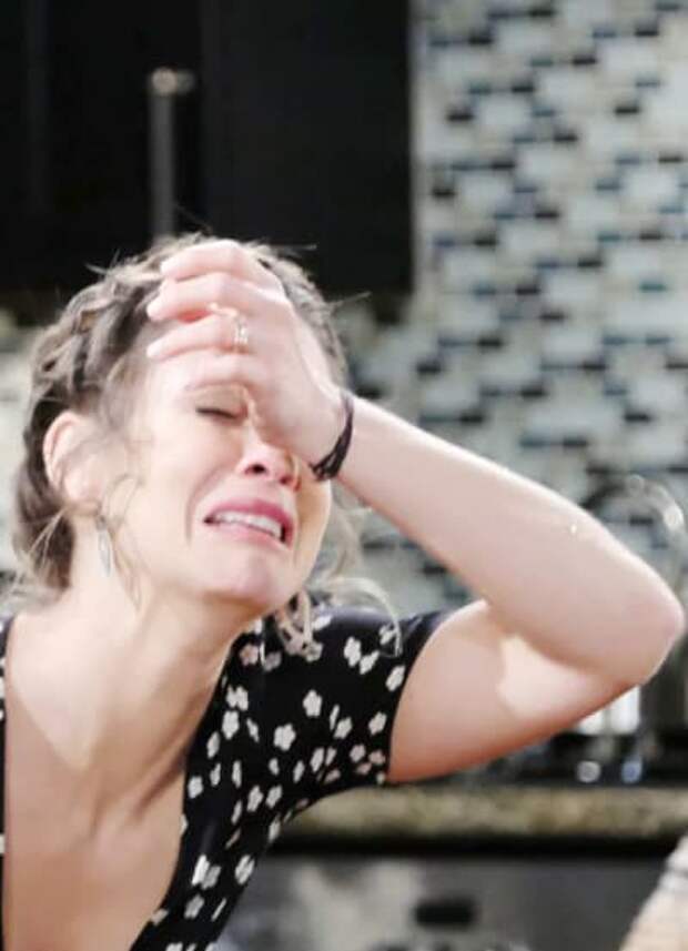 Sarah is Devastated - Days of Our Lives