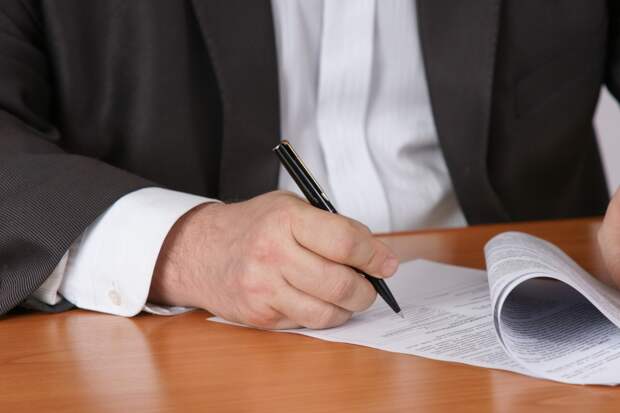 Премьер Словакии принял отставку своего советника, упоминавшегося в деле Эпштейна