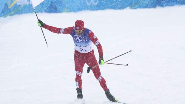 Сергей Устюгов упал на последнем круге скиатлона на чемпионате России по лыжным гонкам