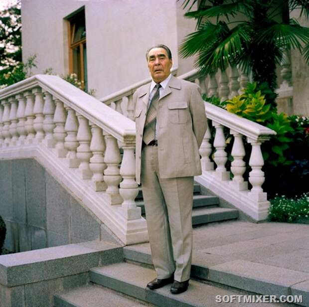Генеральный секретарь ЦК КПСС Леонид Брежнев на отдыхе в Крыму, 1981 год