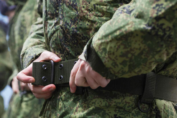 Российские военкоматы частично изменили правила явки для призывников
