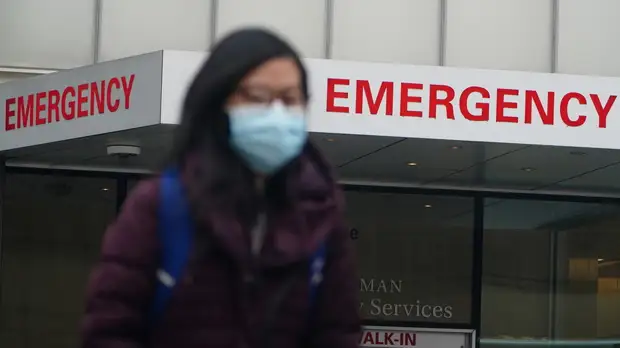 В США за сутки выявили более 215 тысяч новых случаев коронавируса