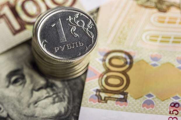 Эксперт рассказал, когда доллар будет стоить 100 рублей