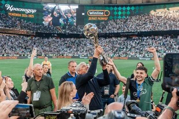 Онкология, рецидив, химиотерапия. Футболисты «Краснодара» признались, что играли и играют для того, чтобы счастливый Галицкий поднял кубок над головой
