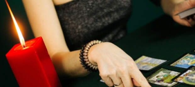 Жители России тратят на магов и колдунов больше, чем на продукты питания