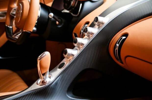 Подержанный гиперкар Bugatti Chiron продают со скидкой