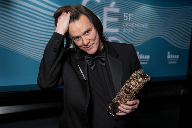 Известный хирург оценил внешность Джима Керри на фоне обвинений в пластике