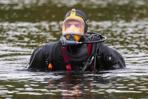 Водолаз спустился в воду: ближайший к Краснодару официальный пляж, где разрешено купание, готовят к открытию сезону