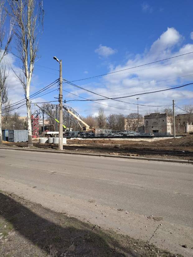 Строительство спортивного комплекса в центральном парке Гвардейки идёт полным