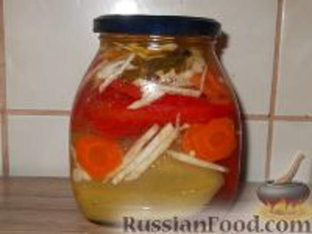 Фото к рецепту: Перец, маринованный с маслом (болгарский способ)