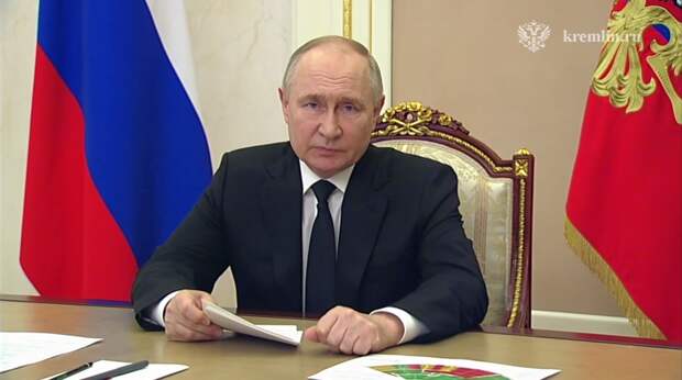 Путин провел совещание с правительством по вопросам развития автомобильного туризма и сбора урожая