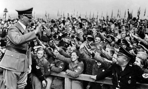 Сотни девочек забеременели во время молодежного съезда в гитлеровской Германии Гитлерюгенд, Лига немецких девушек, НСДАП, беременность, гитлер, история гитлеровской Германии, нацисты, нюрнберг