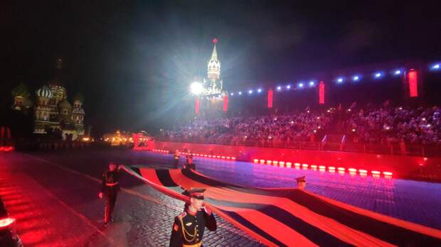 Спасская башня 2025, фото - Tochka Zрения