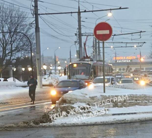 В Туле остановлено движение трамваев на Зареченском мосту