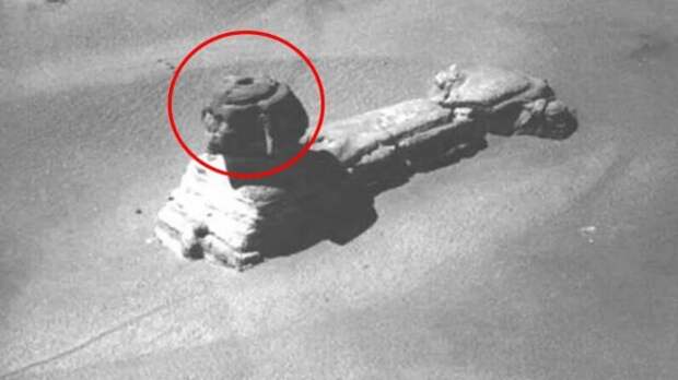 Люк сверху Сфинкса