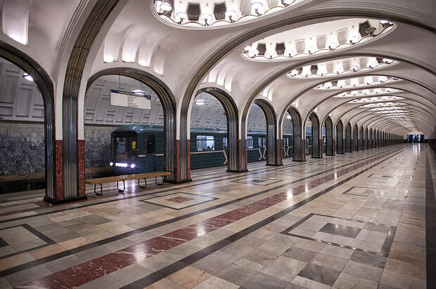 Станция метро «Маяковская». Фото Ю.Звездкина