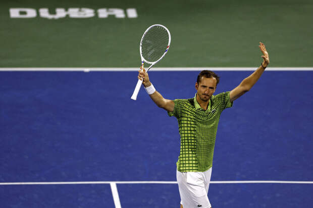 Теннисист Медведев, который не может улететь из Дубая, заявил, что все нормально