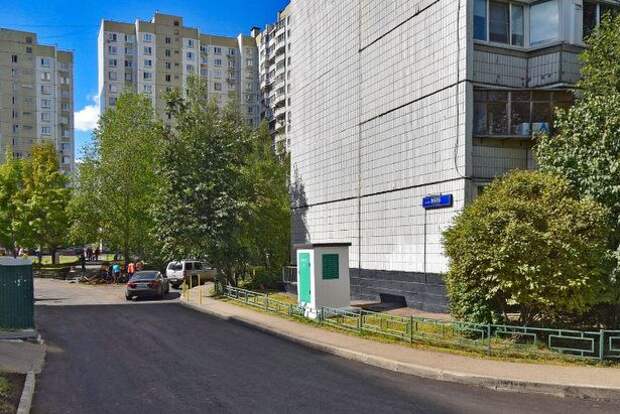 К концу лета у корп 1605 появятся ограждения К концу лета у корп 1605 появятся ограждения