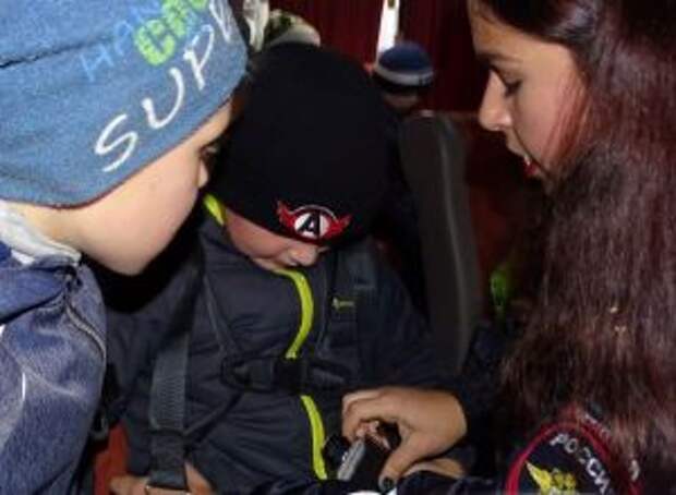 Маленькие жители Невьянска побывали в учебном автобусе «Школа дорожной безопасности»