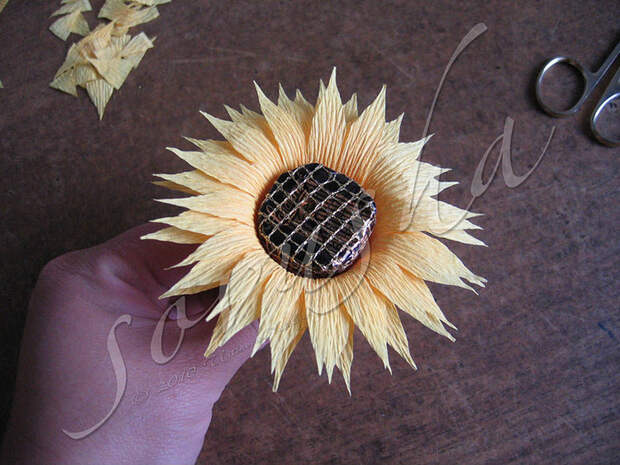 crafts-kids-sunflowers-sweets-craft-craft-1280758807_24955733571140m750x740u18af7 (699x525, 171Kb)