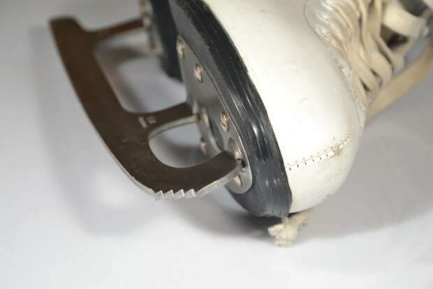 Шорт-трекистке из Польши коньком рассекли лицо на Олимпиаде