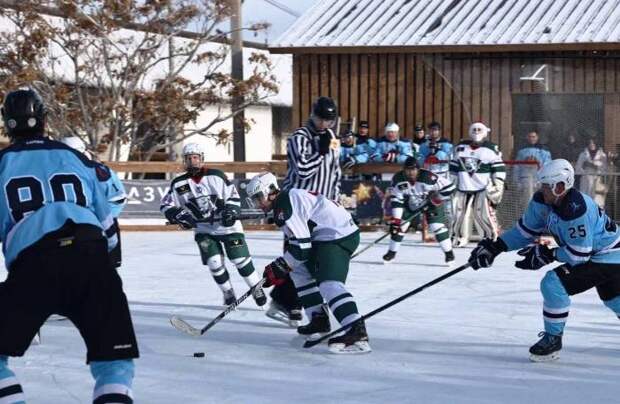 В Астрахани хоккейную «классику» лучше всех исполнил губернаторский «Форпост»