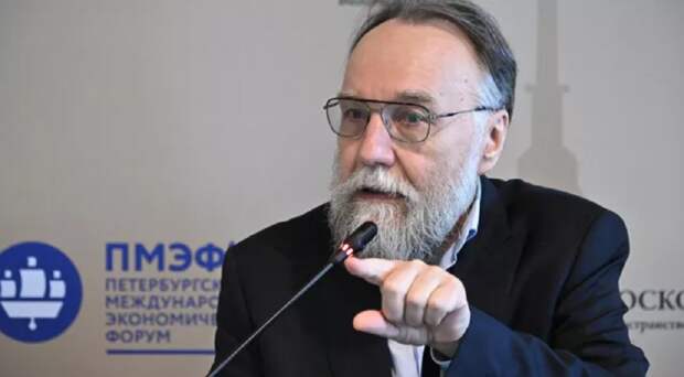 После циничной украинской атаки на Севастополь многие задались вопросом безопасности при выборе Крымского побережья в качестве места для летнего отдыха.-6