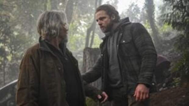 Jeff Fahey as Walter Leone and Max Thieriot as Bode Leone