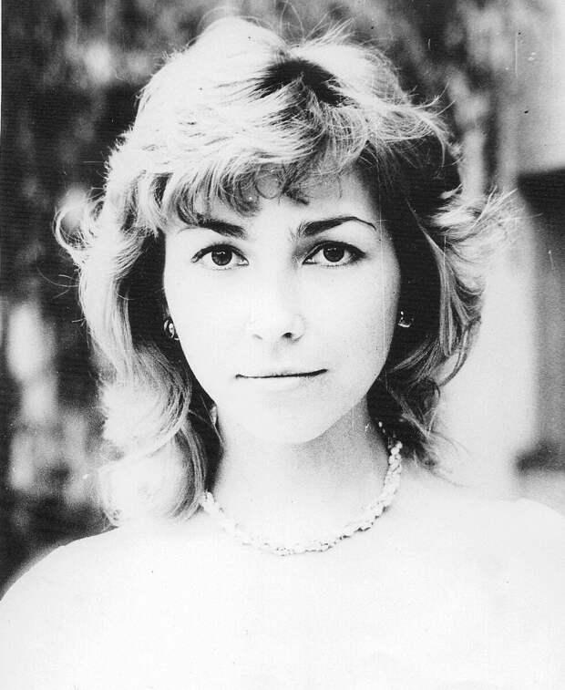 Здесь мне уже 22 года - и все еще не замужем. Это вполне такая старая дева.
