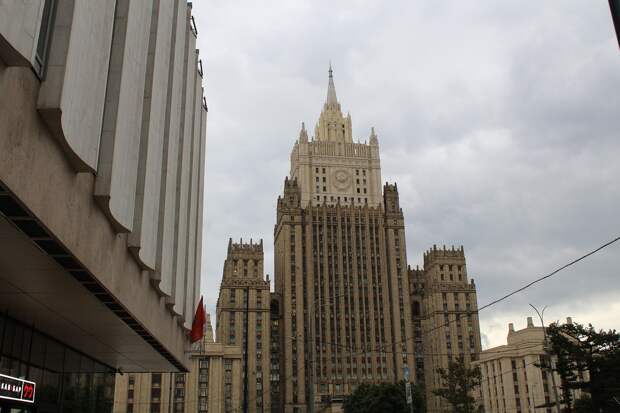МИД РФ ответил на публикацию о митингах на сайте посольства США