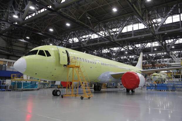 Иркутский авиазавод достроил самолет МС-21, который оснастят отечественным двигателем