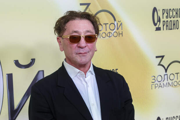 Лепс решил избавиться от двух особняков ради свадьбы с 19-летней невестой