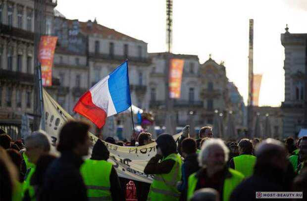 Странные вещи: Прогулять митинг