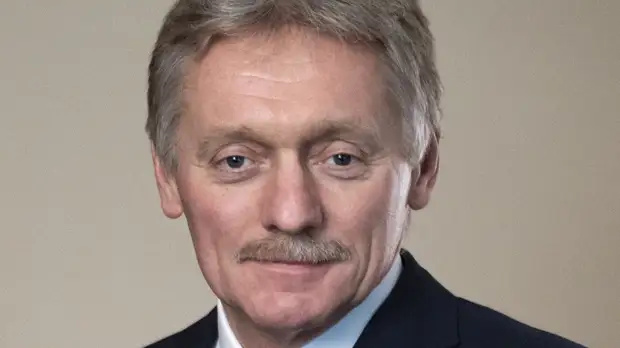 Песков направил журналистам открытку с греческим алфавитом и пожеланием не болеть