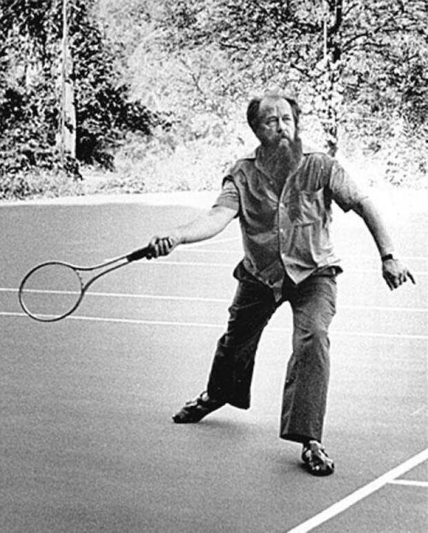 Александр Солженицын играет в теннис, Вермонт.