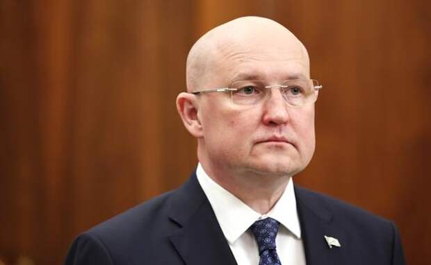 Губернатор Развозжаев призвал севастопольцев вступать в отряды обороны города