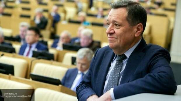 Депутат Макаров рассказал о невозможности дважды проголосовать по поправкам в Конституцию