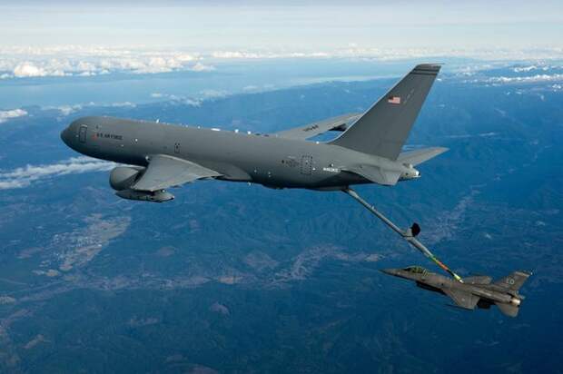 Американский заправщик KC-46