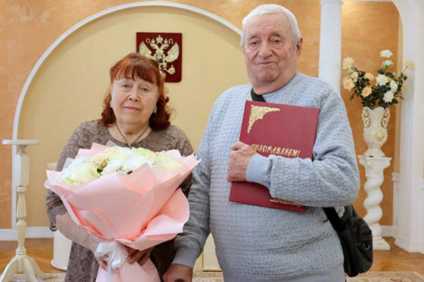Супруги из Геленджика отметили «золотую» свадьбу: их объединили любовь и точные науки
