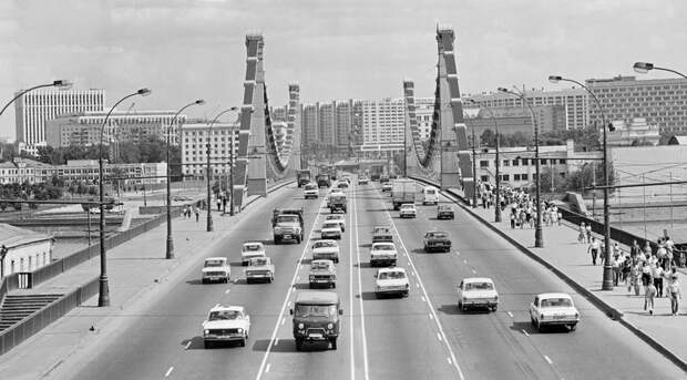 На снимке: Москва. Крымский мост, 1986 год Фото Виктор Кошевой /Фотохроника ТАСС