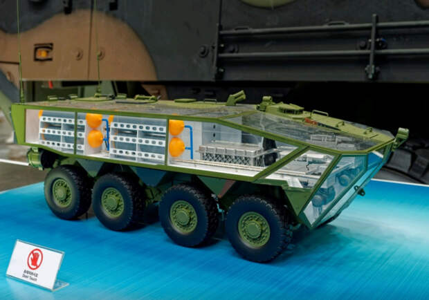 Hyundai на военной выставке показала БТР K808 и танк нового поколения на водородной силовой установке, беспилотным вождением и ИИ