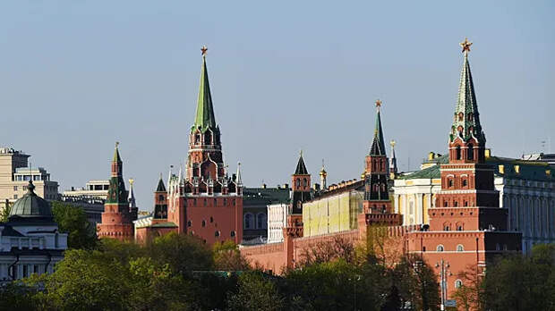 Эксперт: Киев тестирует маршруты ударов по Москве перед Днем Победы