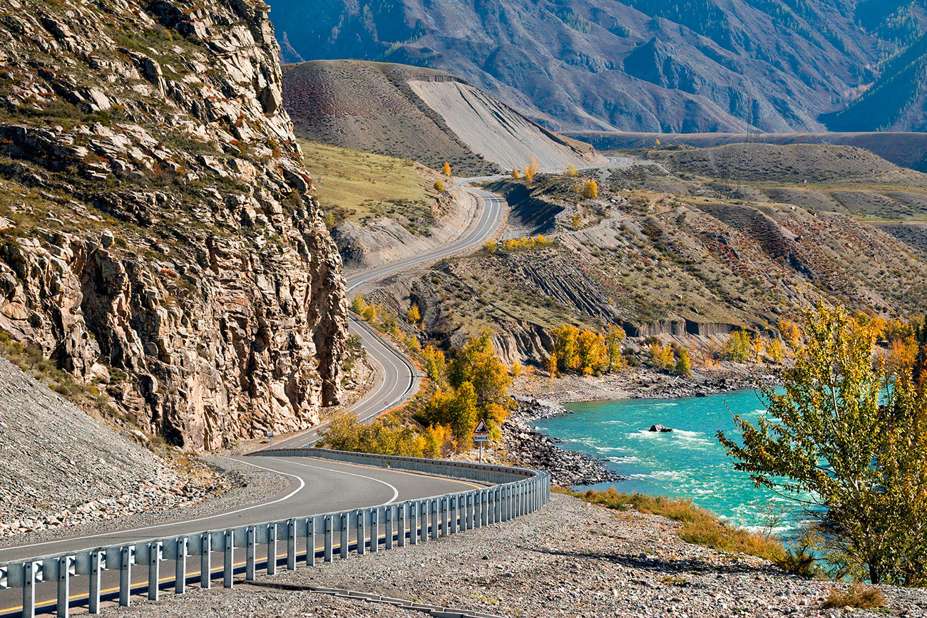 7 самых красивых дорог России